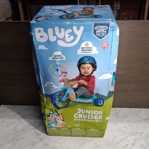 Bluey Junior Cruiser With Sound Effects (Box Slightly Damaged)